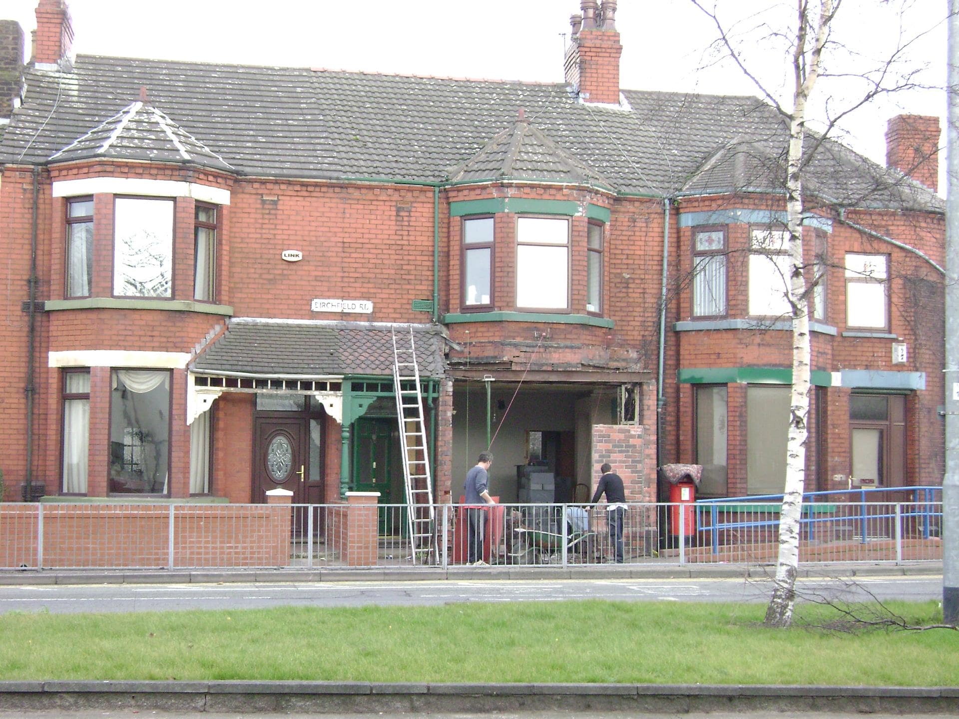 Brich Field Rd Collapsing Shop to Bay Window